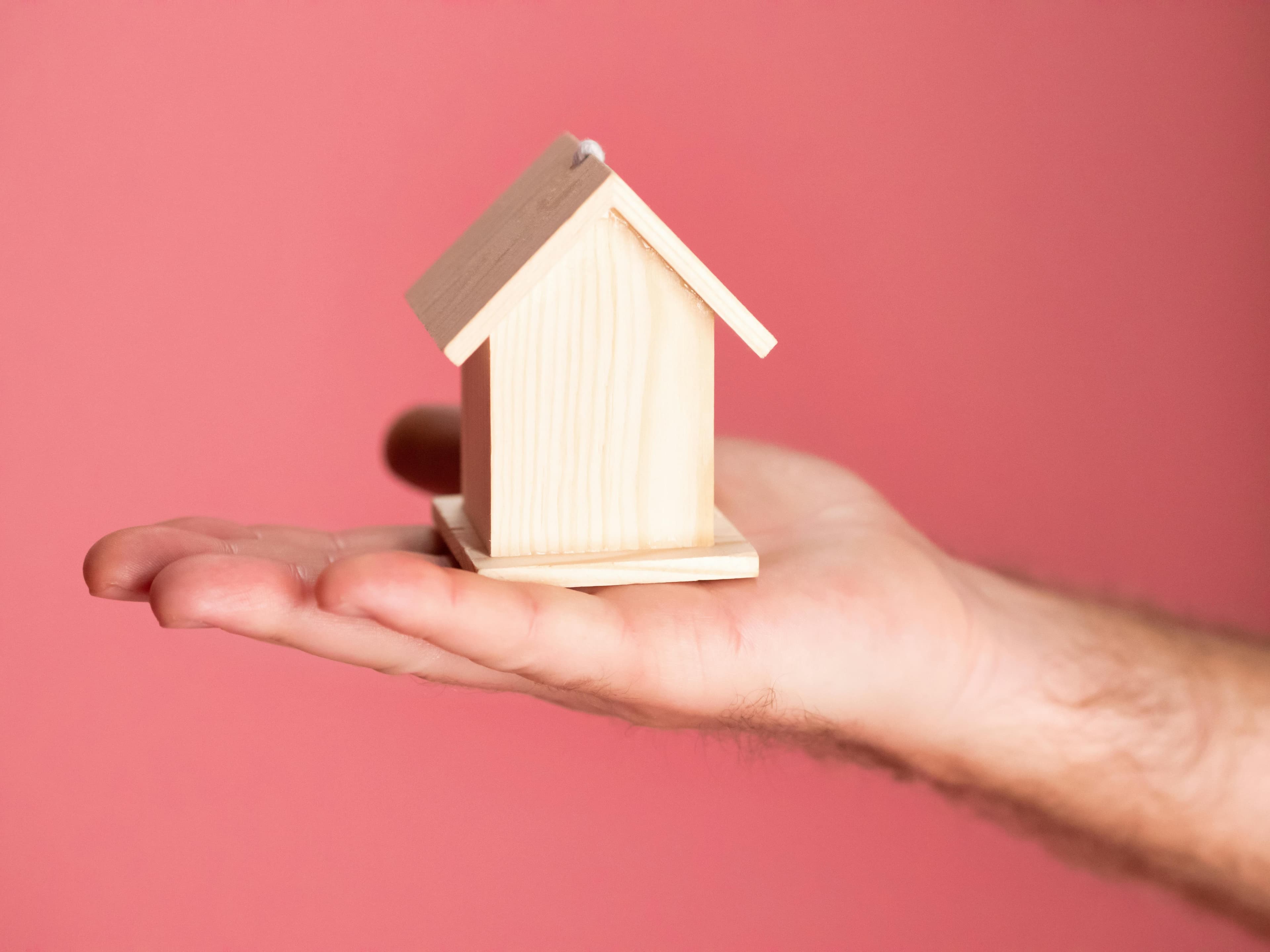 Secure Your Refinancing Early and Avoid Interest Rate Risks